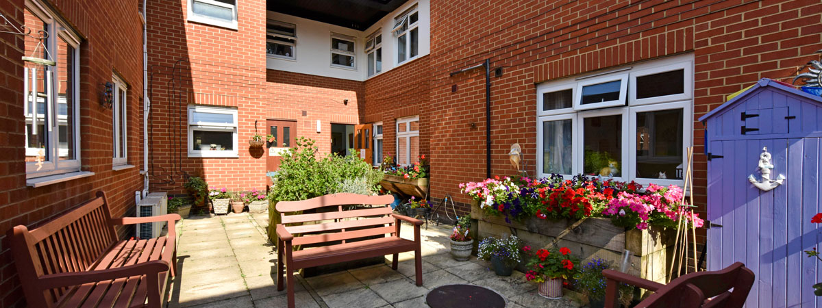 cherry tre emanor care home out side